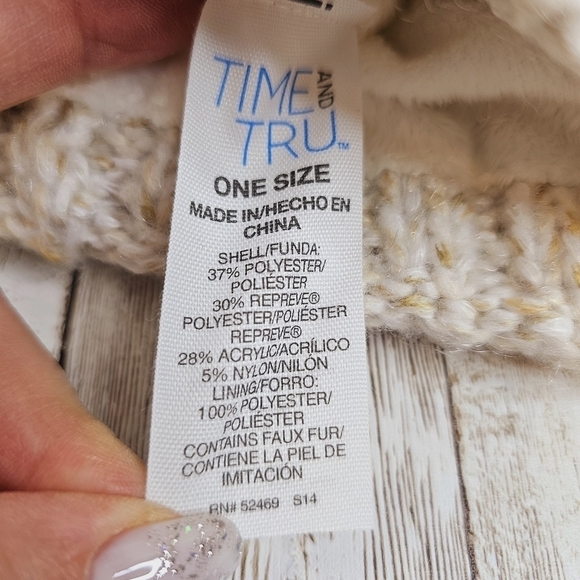 Time And Tru Faux Fur Lined Pom Pom Top Beanie Adult Womens One Size Beige - Picture 6 of 6